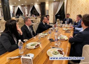 السفير الفرنسي في العراق يصل ذي قار ويناقش ملف الصحة والاهوار مع الحكومة